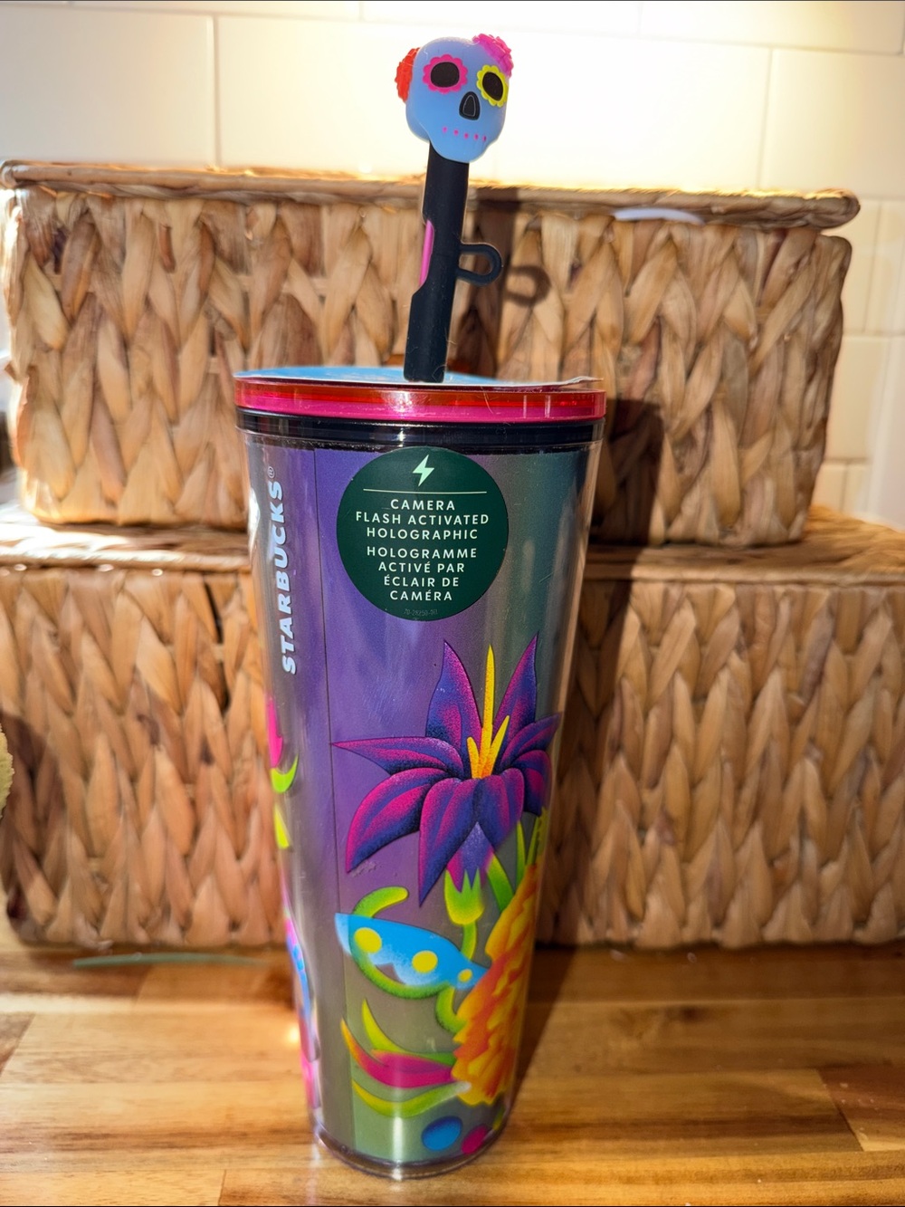 Starbucks 2025 Dia de los
Muertos 24oz tumbler with matching skull straw topper